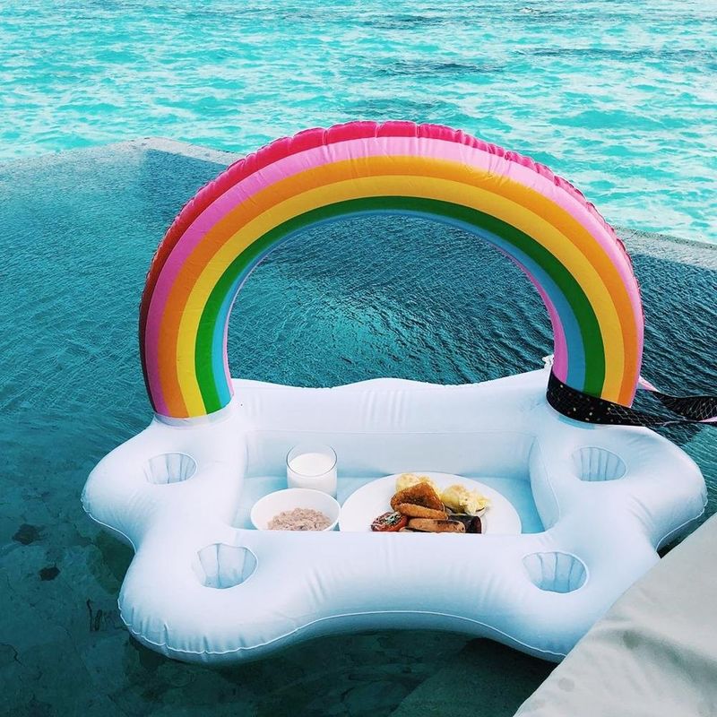 0.54kgs 구름 모양 수영장 Float Party Floating Drink Holder For Pool